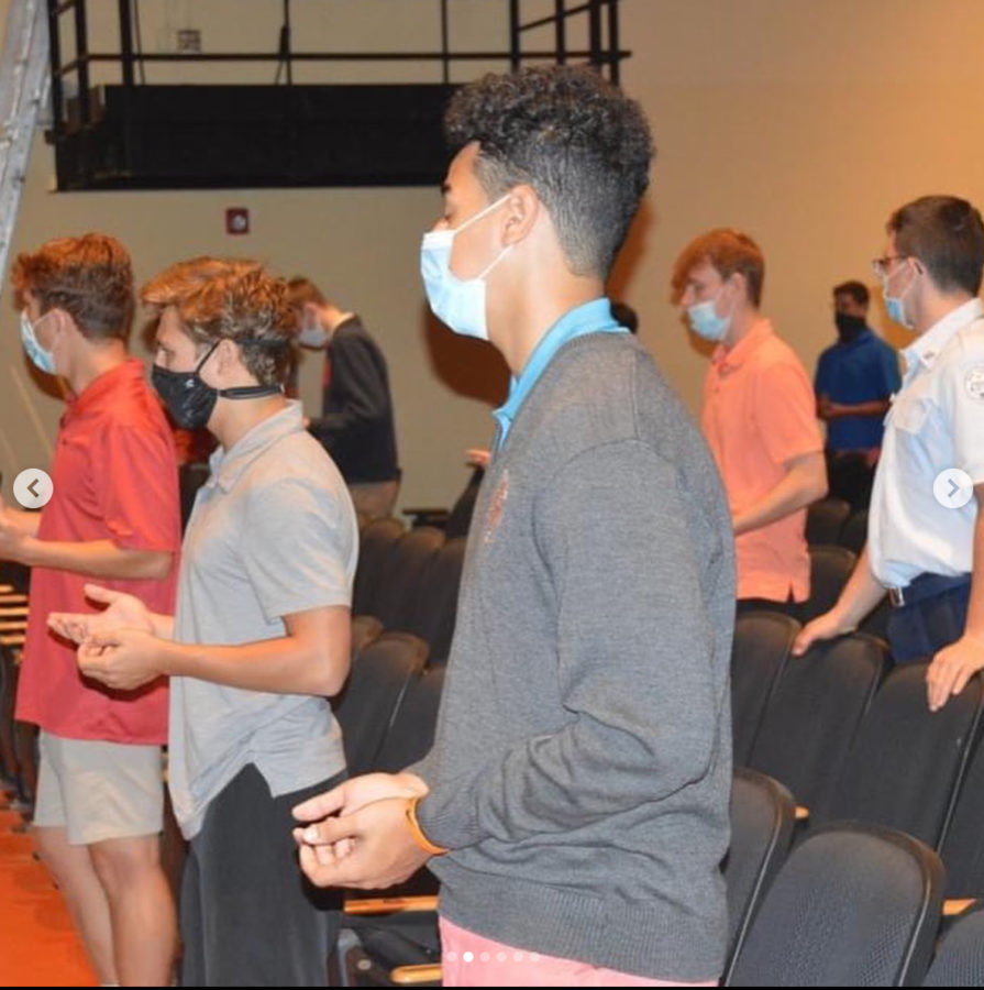 Campus+ministry+adapts+to+maintain+weekly+Mass+schedule+during+pandemic